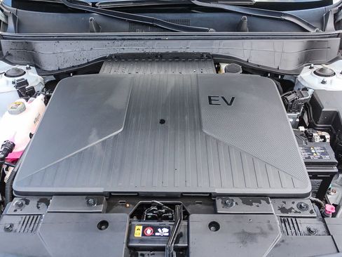 Certified 2024 Hyundai Kona SEL FWD image 35