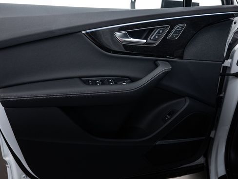 Used 2025 Audi Q7 3.0T Premium Plus w/ Premium Plus Package image 11