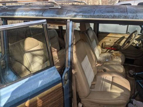 Used 1991 Jeep Grand Wagoneer image 6