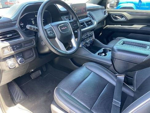 New 2023 GMC Yukon SLT w/ SLT Luxury Package AWD/4WD image 6