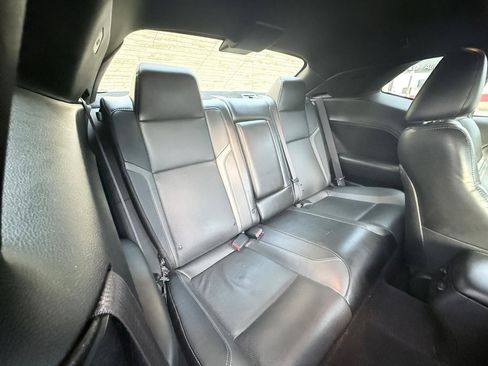 Used 2019 Dodge Challenger SXT w/ Plus Package image 9