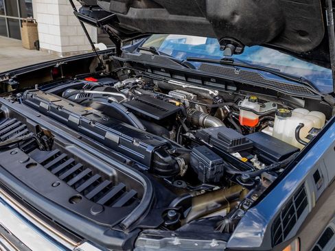 Used 2021 Chevrolet Silverado 3500 High Country image 40