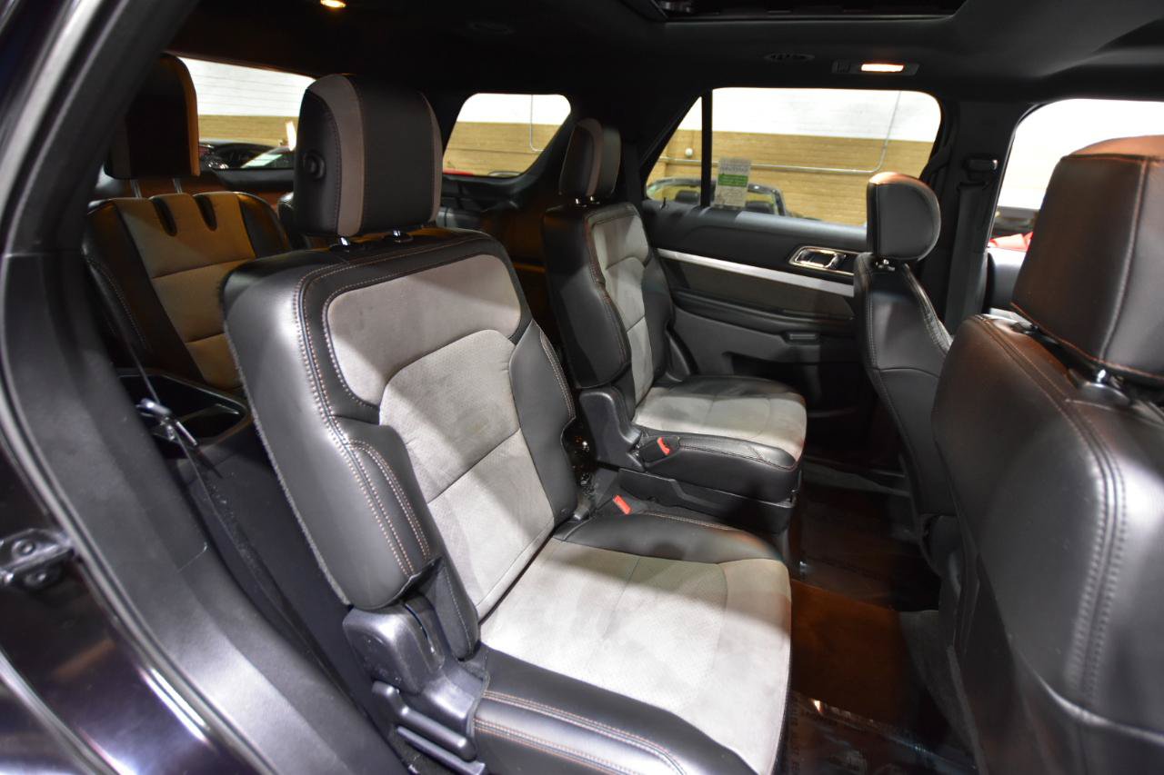 Used 2017 Ford Explorer XLT w/ Equipment Group 202A AWD/4WD image 38