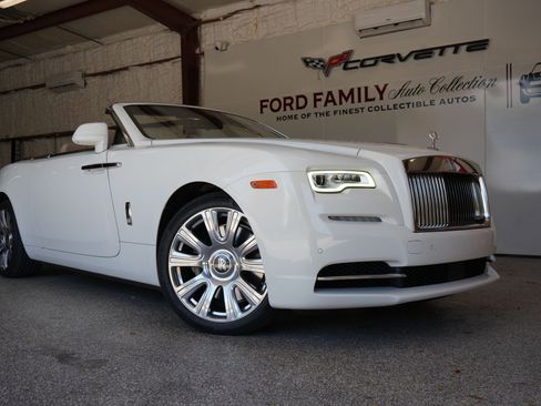 Used 2017 Rolls-Royce Dawn image 27