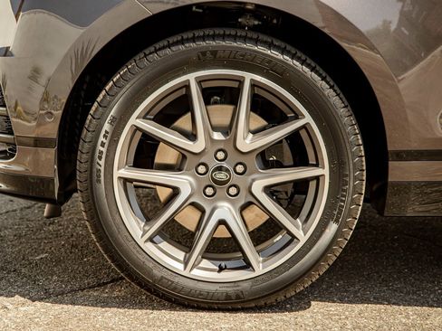 New 2026 Land Rover Range Rover Velar Dynamic SE image 11