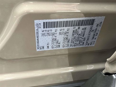 Certified 2025 Nissan Rogue SV image 28