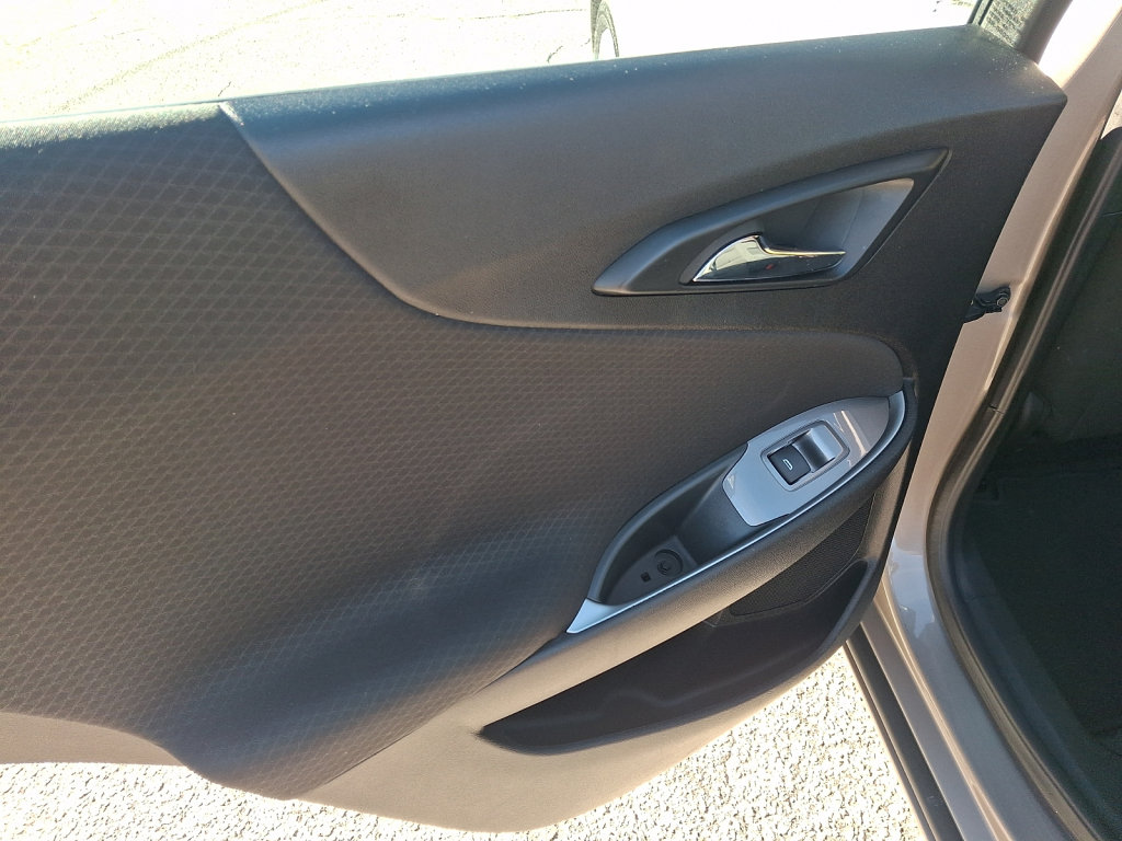 Used 2025 Chevrolet Malibu LT FWD image 19