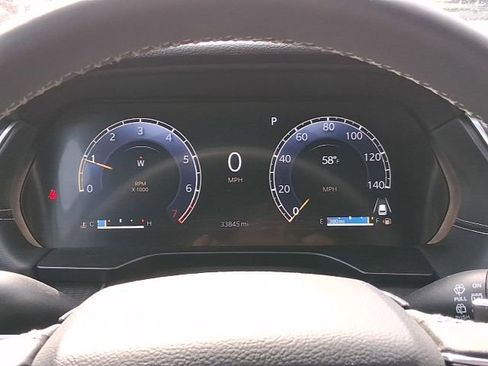 Used 2025 Jeep Grand Cherokee Altitude AWD/4WD image 20