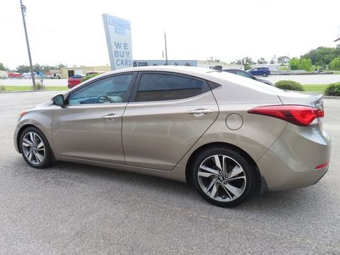 Used 2015 Hyundai Elantra Limited FWD image 10