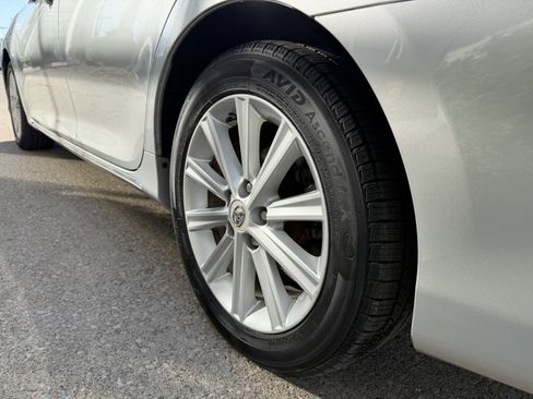 Used 2012 Toyota Camry XLE image 10