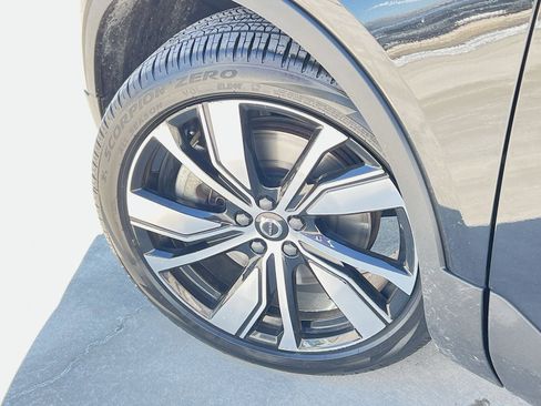 Used 2021 Volvo XC40 P8 Recharge w/ Advanced Package image 12