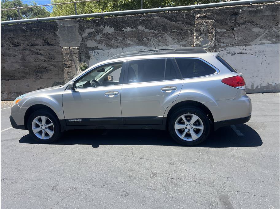 Used 2014 Subaru Outback 2.5i Premium w/ Popular Package #1B AWD/4WD image 4