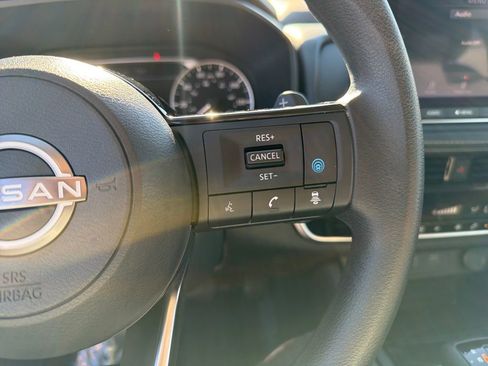 Used 2023 Nissan Rogue SV image 23