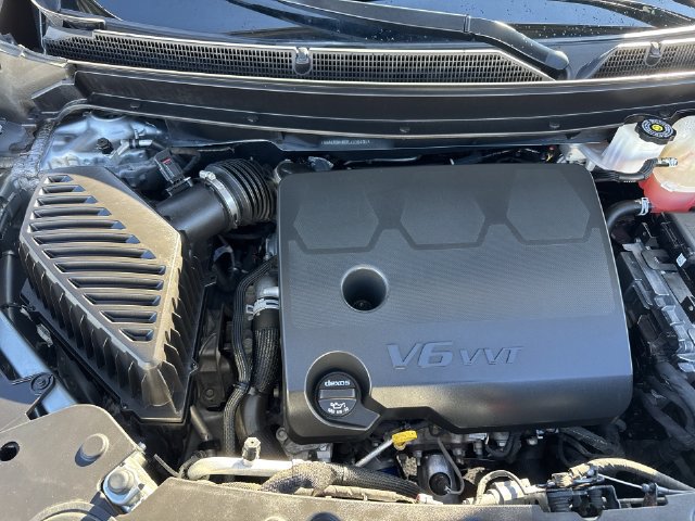 Used 2024 Buick Enclave Essence w/ Sport Touring Edition FWD image 28