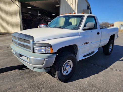 Used 1999 Dodge Ram 2500 Truck 4x4 Regular Cab image 3