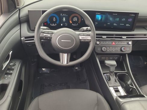 Used 2025 Hyundai Tucson SE image 15