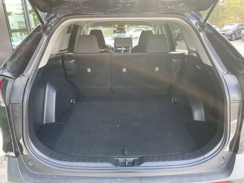 Used 2021 Toyota RAV4 LE image 8