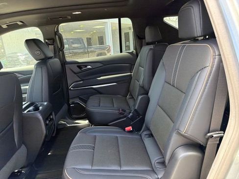 New 2026 Chevrolet Traverse High Country FWD image 22