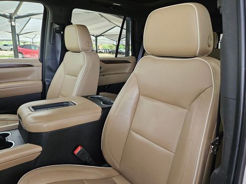 Used 2021 Chevrolet Tahoe Premier w/ Premium Package RWD image 10