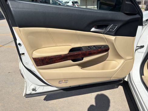 Used 2011 Honda Crosstour EX-L image 27
