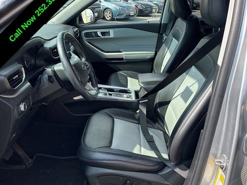 Used 2022 Ford Explorer XLT w/ Equipment Group 202A AWD/4WD image 4