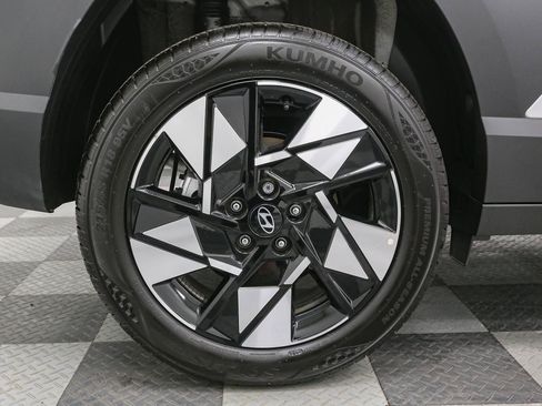 Used 2025 Hyundai Kona SEL AWD/4WD image 16