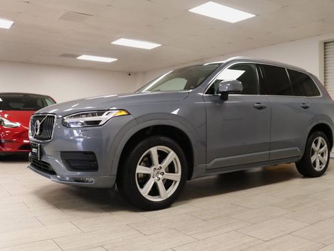 Used 2022 Volvo XC90 T5 Momentum AWD/4WD image 3