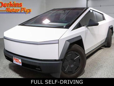 Used 2024 Tesla Cybertruck AWD Crew Cab image 1