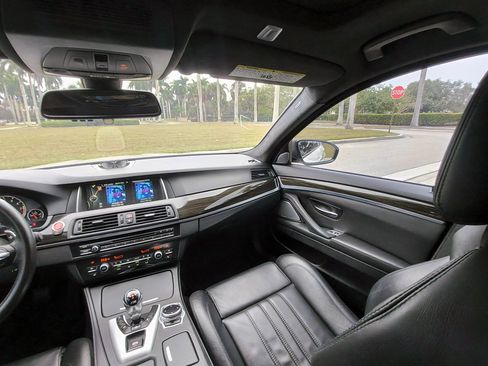 Used 2014 BMW M5 image 26