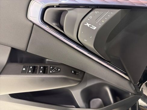 Used 2025 BMW X3 xDrive30i w/ Premium Package image 11