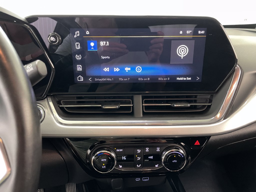 Certified 2024 Chevrolet Trax LT w/ Driver Confidence Package FWD image 30