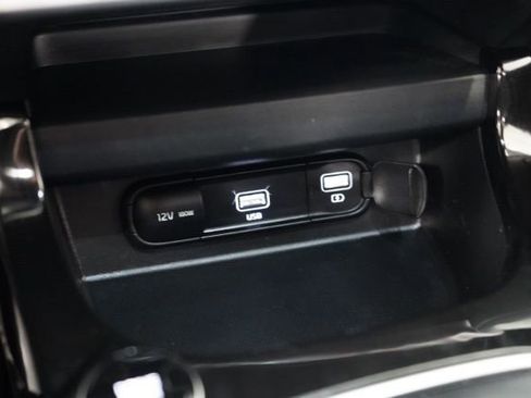 Used 2023 Kia Seltos S image 29