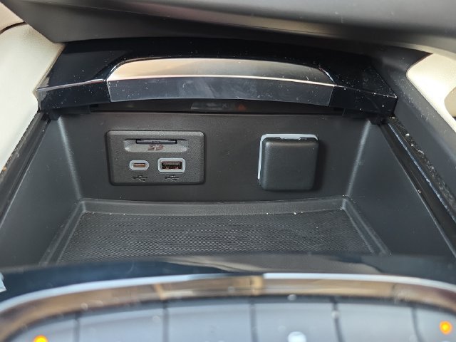 Used 2021 Buick Envision Avenir AWD/4WD image 24