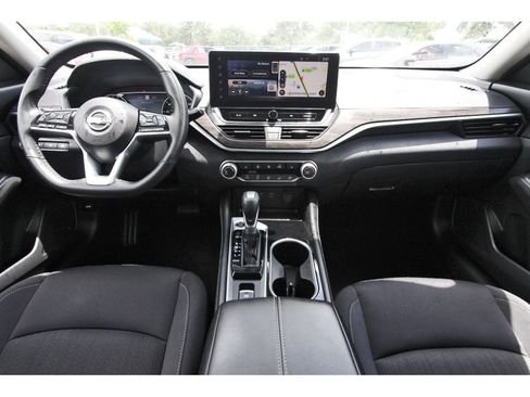 Certified 2024 Nissan Altima 2.5 SV w/ SV Premium Package FWD image 12