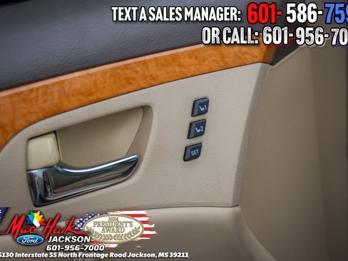 Used 2005 Toyota Avalon Limited image 10