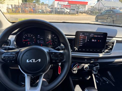 Used 2022 Kia Rio S image 14