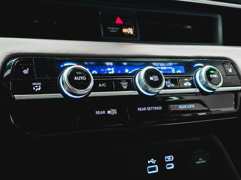 Used 2025 Honda Pilot EX-L image 26