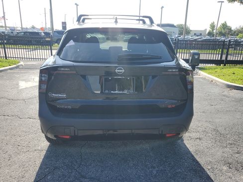 New 2025 Nissan Kicks SR image 5