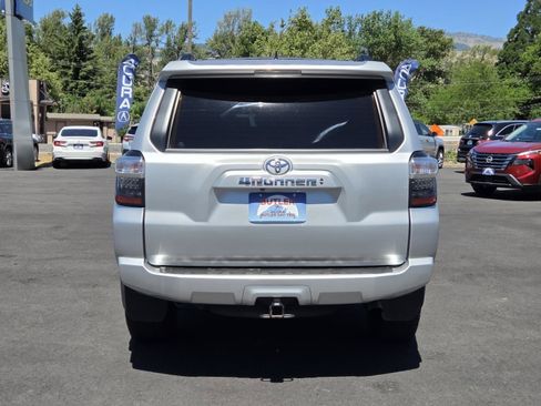 Used 2022 Toyota 4Runner SR5 Premium w/ Moonroof Package AWD/4WD image 6