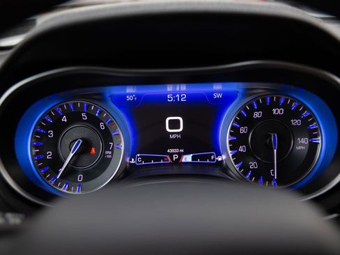 Used 2023 Chrysler 300 Touring L image 12