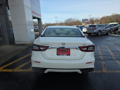 Used 2023 Nissan Maxima SV w/ Floor Mat Group image 4