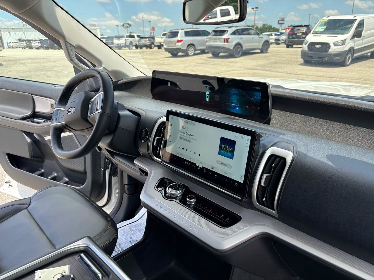 Used 2025 Ford Expedition Active AWD/4WD image 39