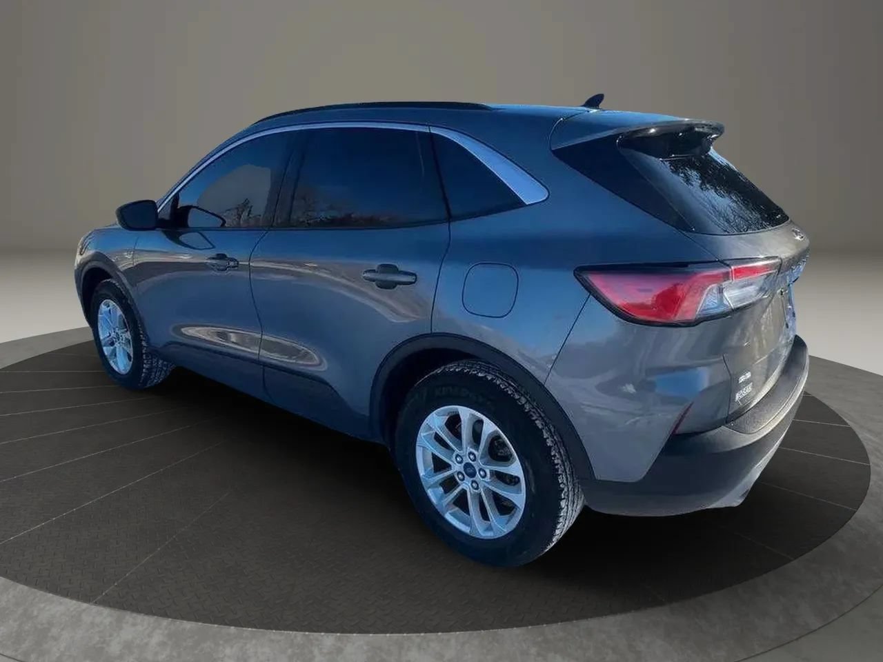Used 2022 Ford Escape SE w/ Convenience Package AWD/4WD image 2