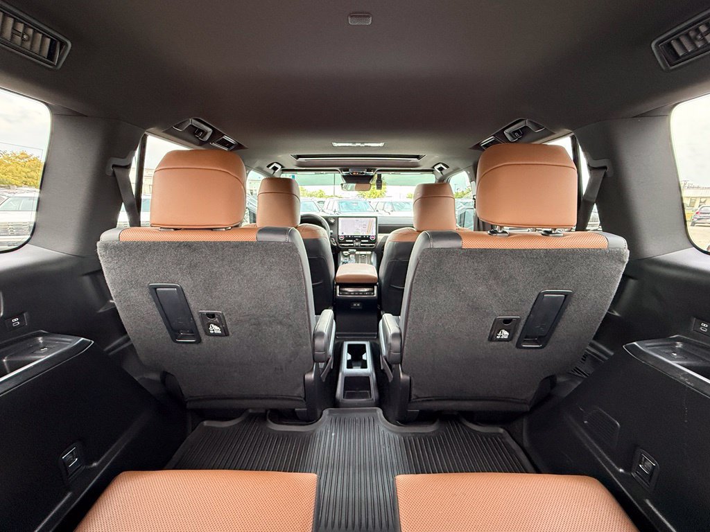 Used 2026 Lexus GX 550 w/ Accessory Package (2T) AWD/4WD image 40