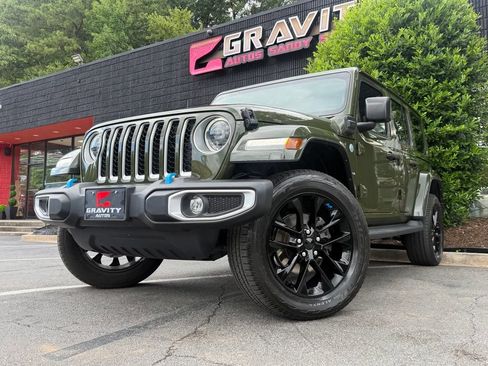 Used 2023 Jeep Wrangler Unlimited Sahara w/ Cold Weather Group AWD/4WD image 2