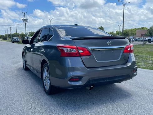 Used 2019 Nissan Sentra SR FWD image 5