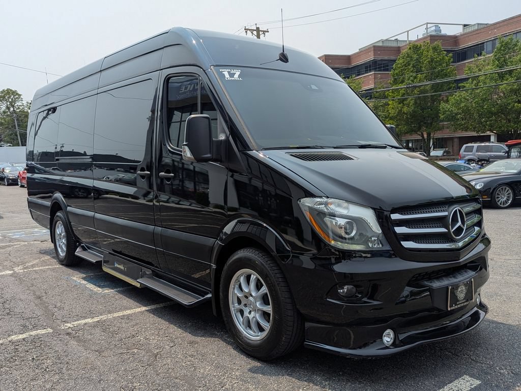 Used 2017 Mercedes-Benz Sprinter 2500 image 4