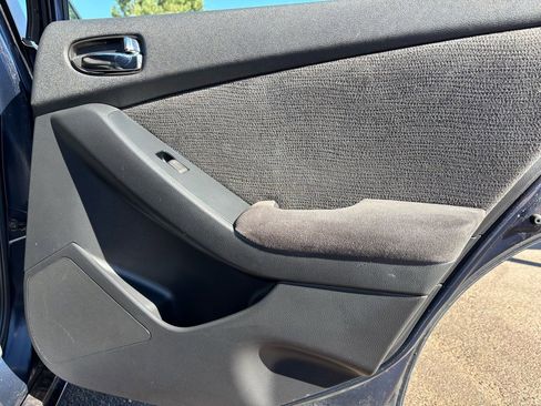 Used 2010 Nissan Altima 2.5 S w/ Premium Audio Pkg image 16