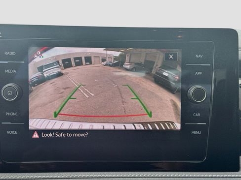 Used 2025 Volkswagen Jetta SEL FWD image 14