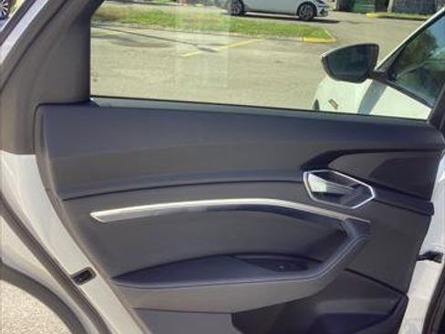 Used 2021 Audi e-tron Premium w/ Convenience Plus Package image 14